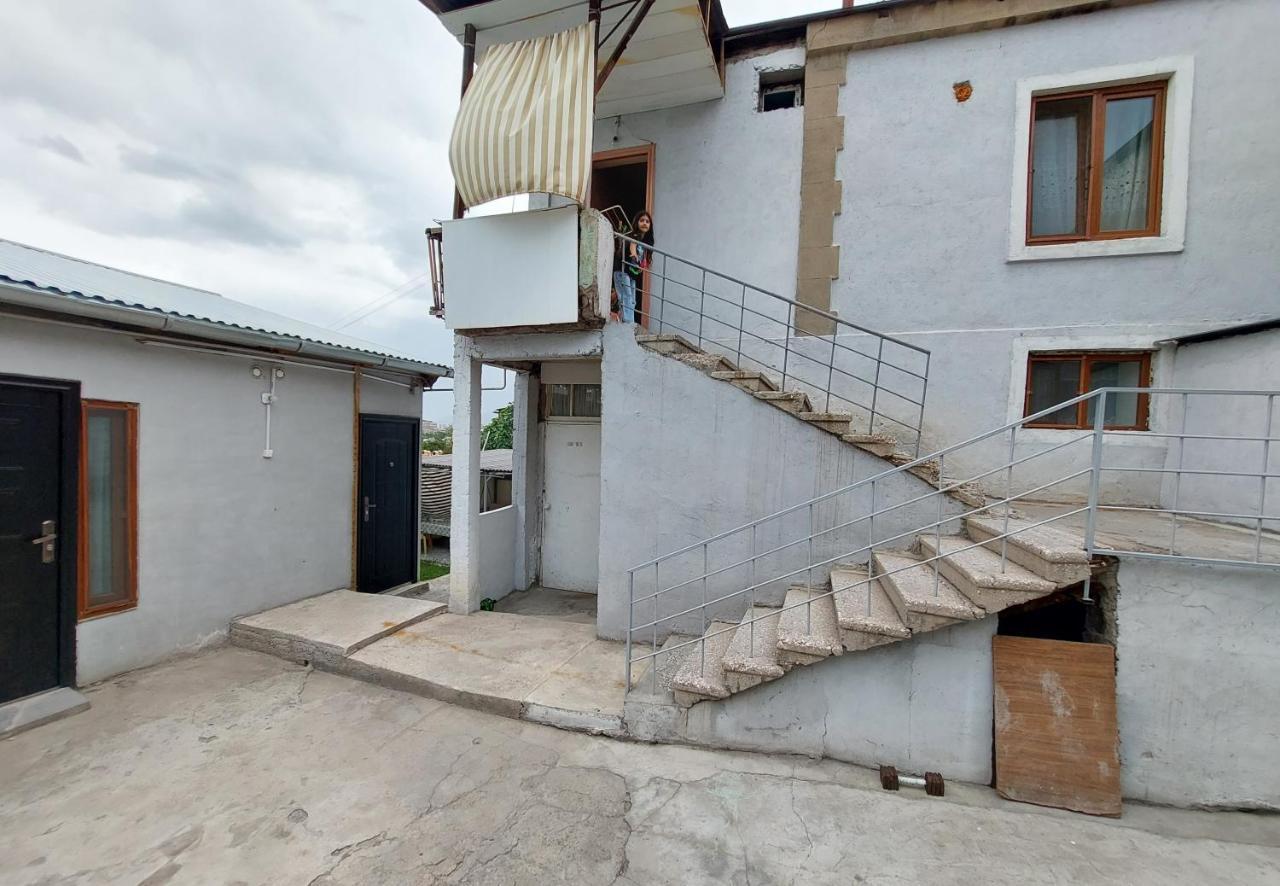 Sam'S Place, Tours With Sam Yerevan Bagian luar foto